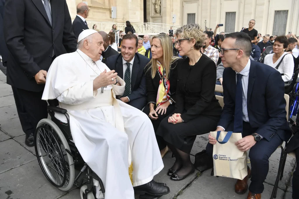 La delegazione ICC incontra Sua Santità Papa Francesco
